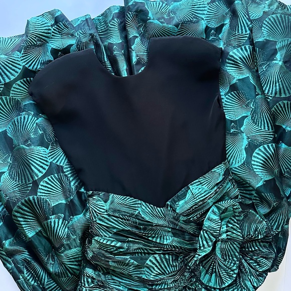 Vintage 1980s Gala Julie Francis Open Back Black Green Seashell Brocade Dress